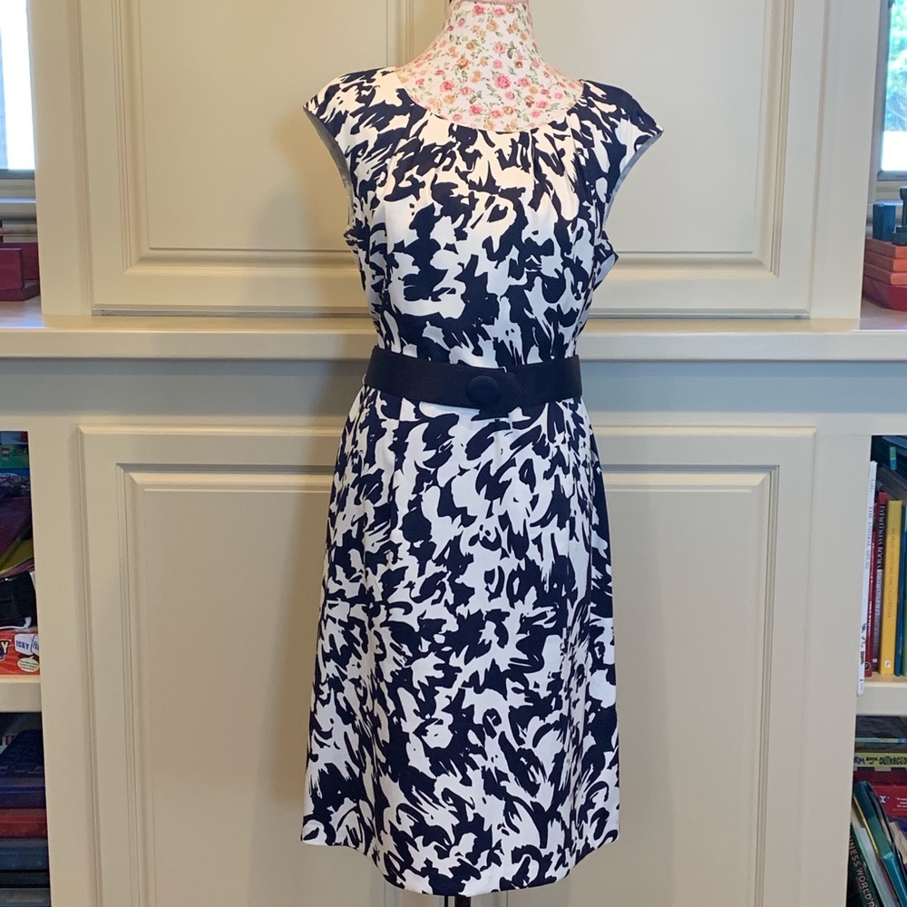 AB Studio sleeveless dress. Navy and white Size 16